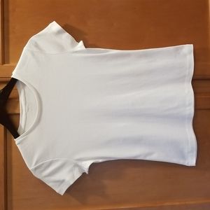 Like New Talbots 100% pima cotton white tee PP
